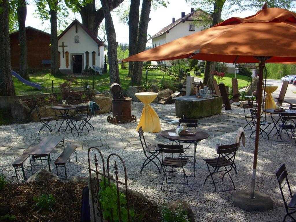 Hotel Brauerei-Gasthof Eck à Böbrach Extérieur photo