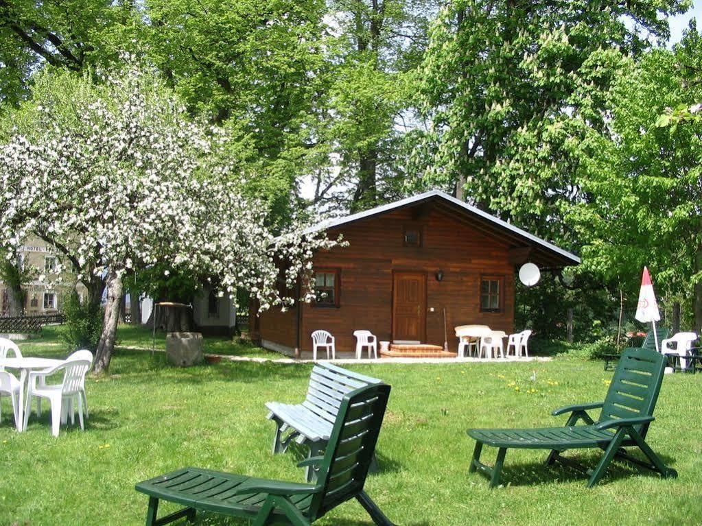 Hotel Brauerei-Gasthof Eck à Böbrach Extérieur photo