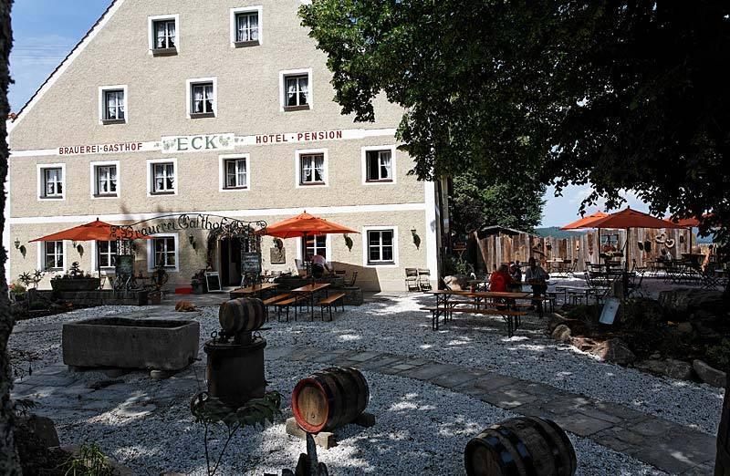 Hotel Brauerei-Gasthof Eck à Böbrach Extérieur photo